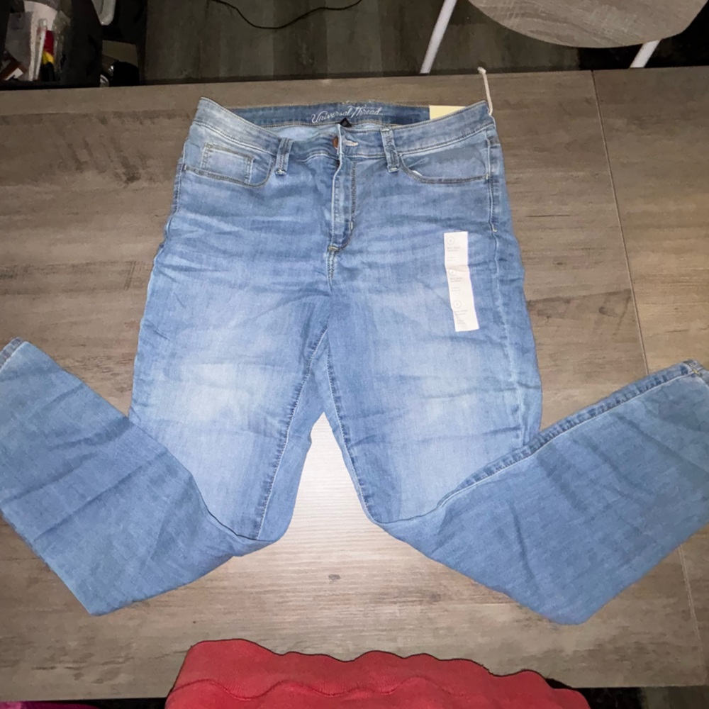 Target: Universal Threads NWT JEANS